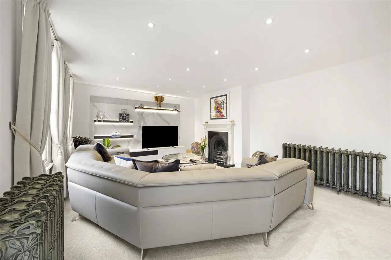 Shepperton Road, Laleham, TW18, photo 8