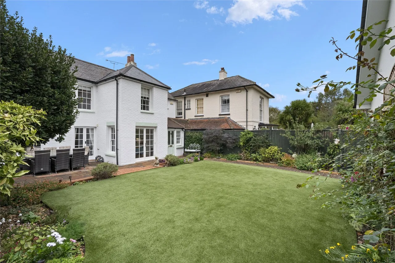 Shepperton Road, Laleham, TW18, photo 17
