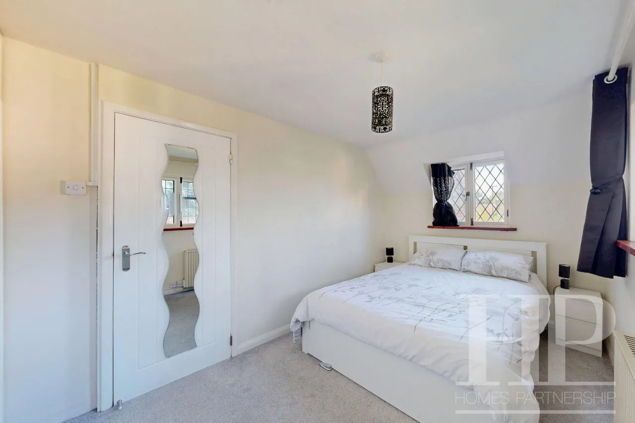 Old Martyrs, Crawley, RH11, photo 10