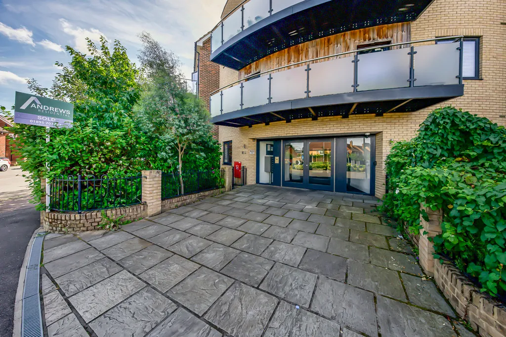 Hillingdon, UB10, photo 16