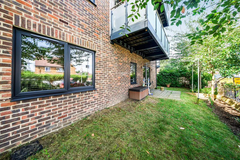 Hillingdon, UB10, photo 12
