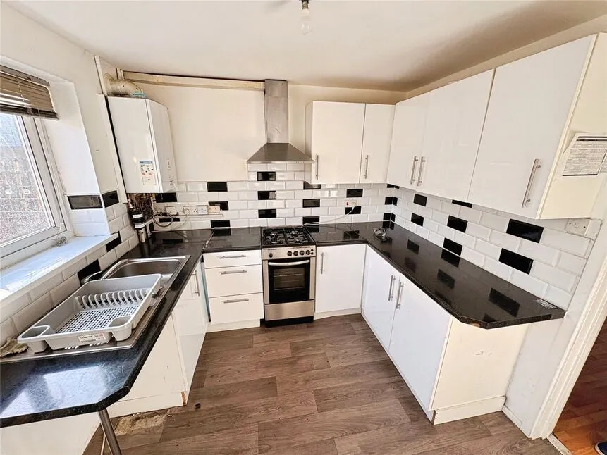 Warmley Close, Wolverhampton, West Midlands, WV6, photo 4