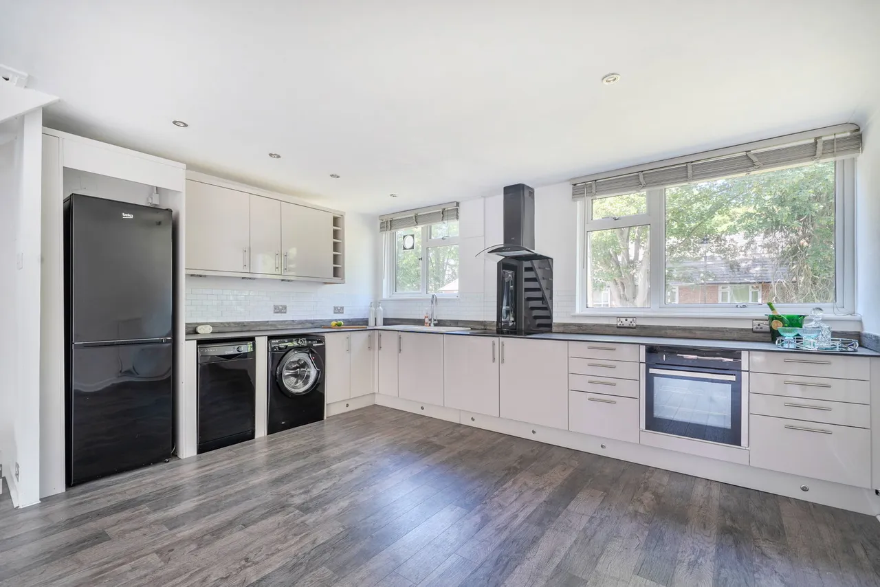 Caveside Close, Chislehurst, BR7 5NL, photo 3