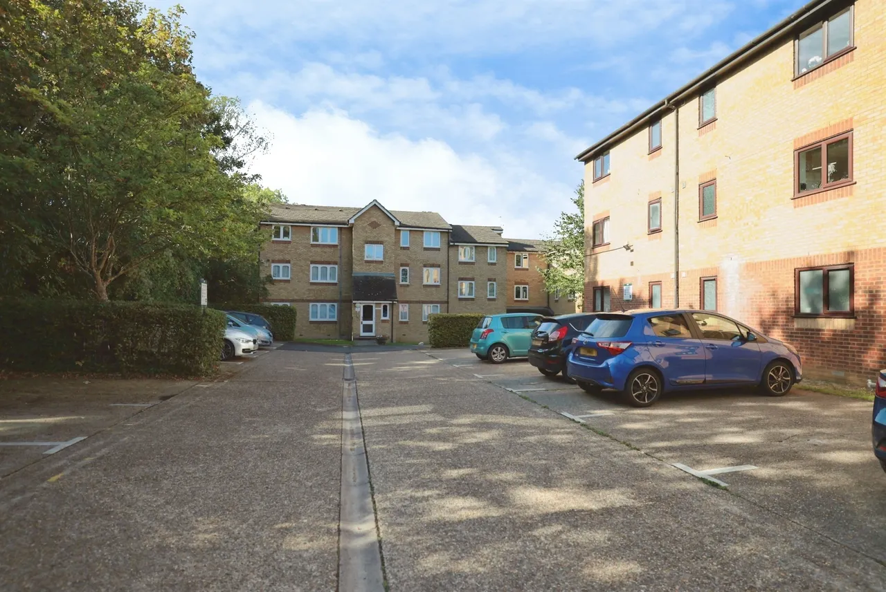 Sandown Road, Watford, WD24, photo 11