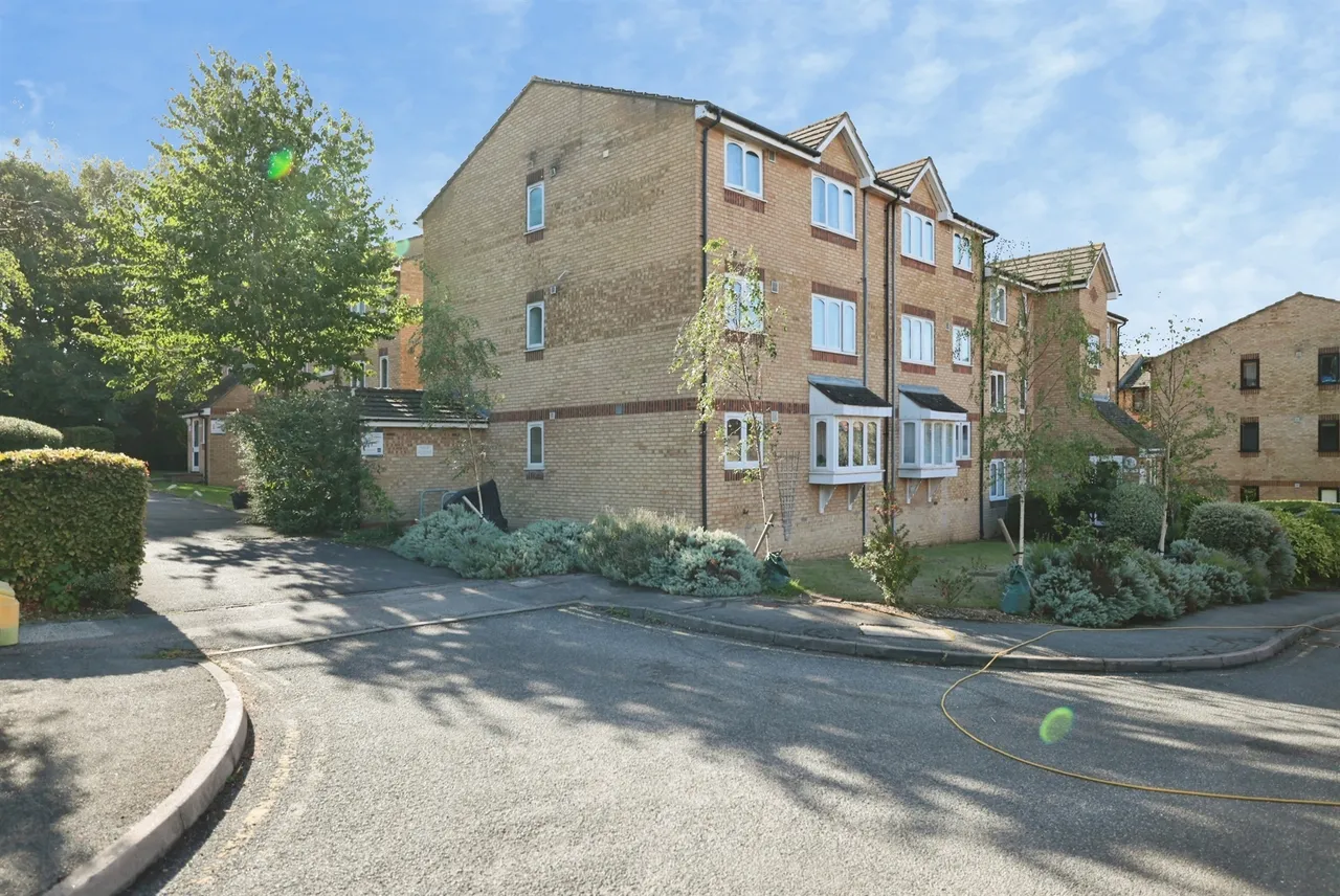 Sandown Road, Watford, WD24, photo 2