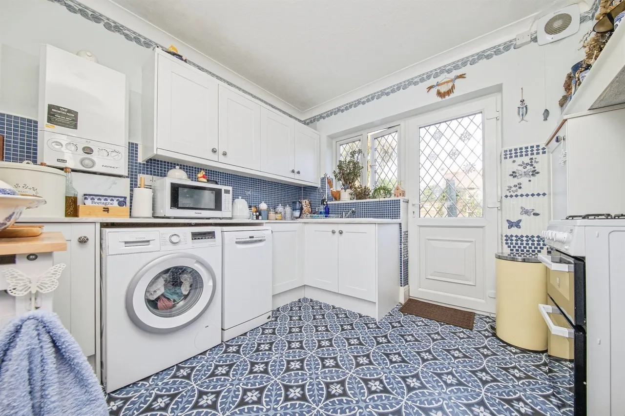 Merrilees Crescent, Holland-on-Sea, CLACTON-ON-SEA, photo 6