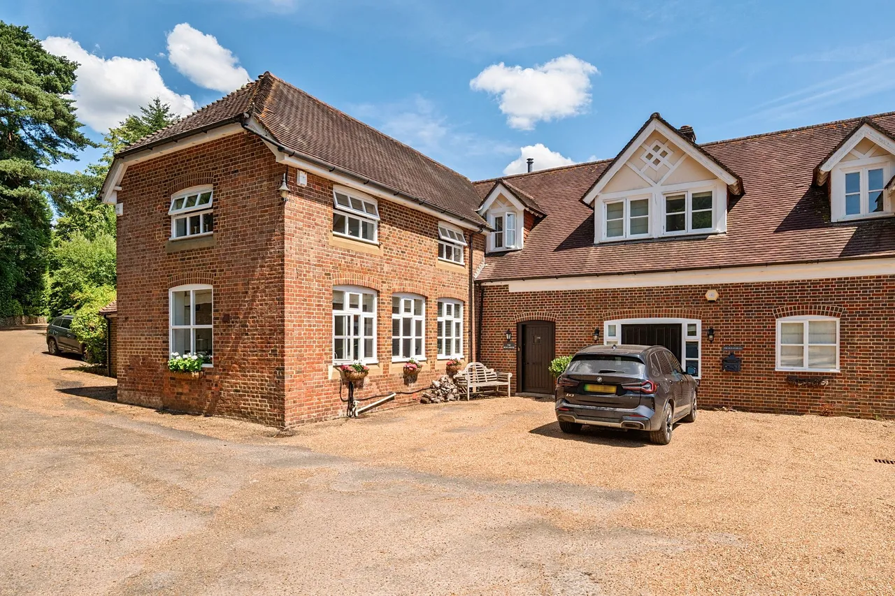 Verdley Place, Fernhurst, GU27, photo 27