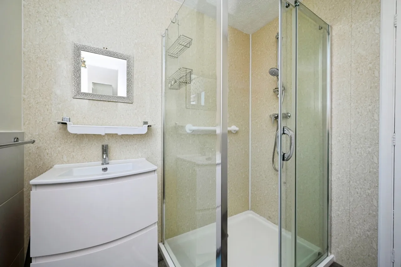 Russet Close, Lowdham, Nottingham, Nottinghamshire, NG14, photo 16