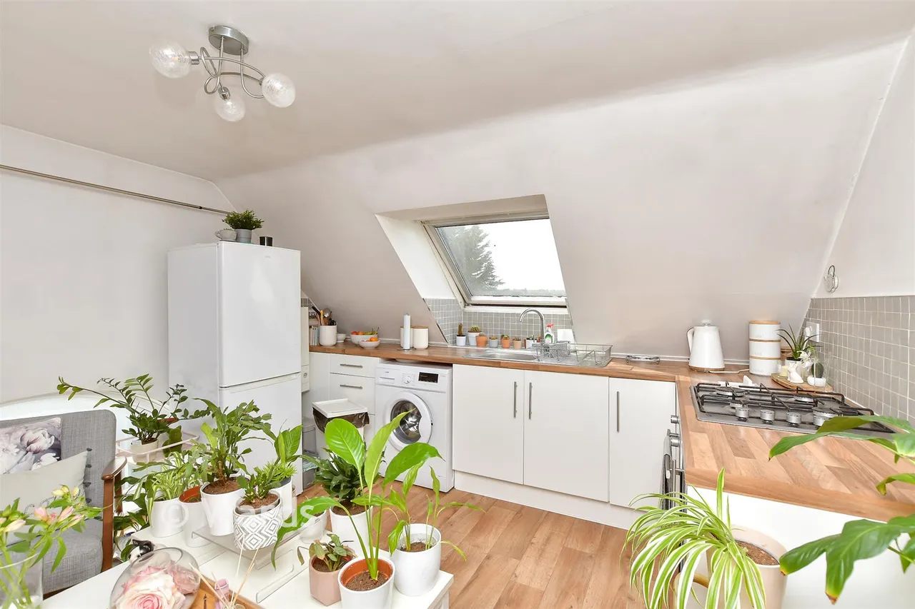 King Edward Road, Gillingham, ME7, photo 2