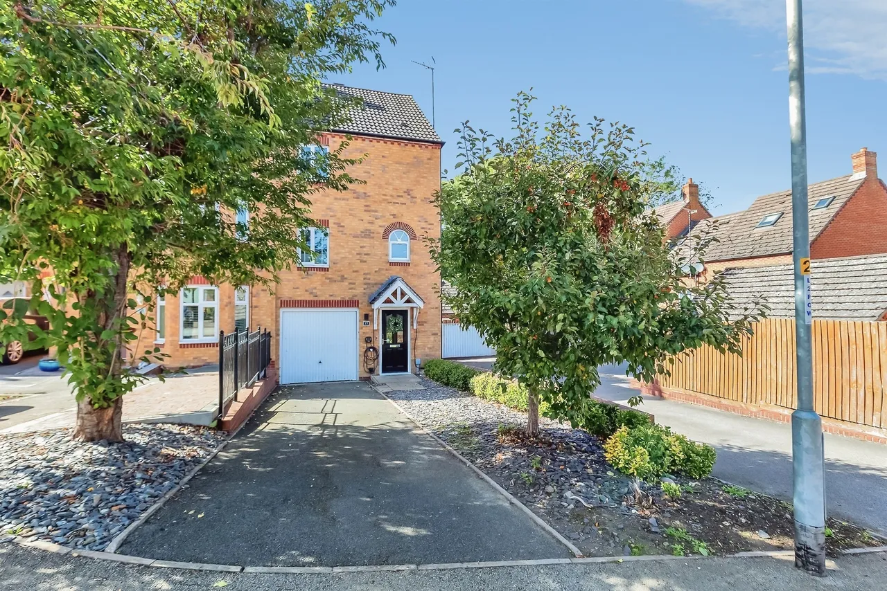 Whitney Close, Raunds, Wellingborough, photo 2