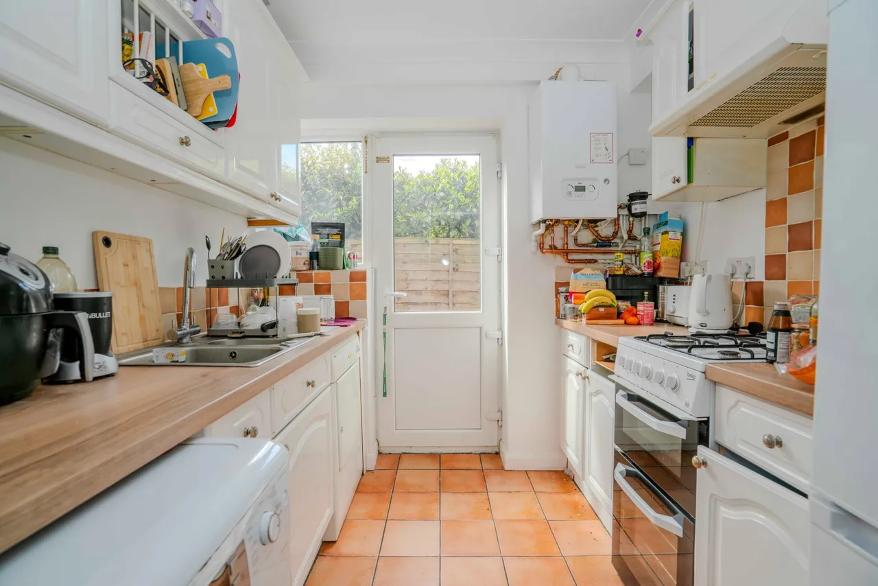 Cusack Close, Strawberry Hill, photo 5