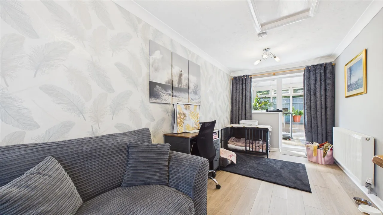 Tarrant, Werrington, photo 22