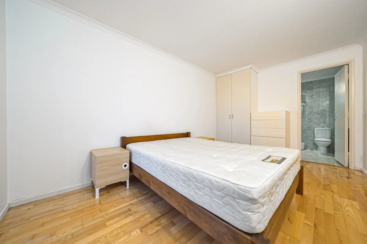 Queen of Denmark Court, Rotherhithe, SE16, photo 13