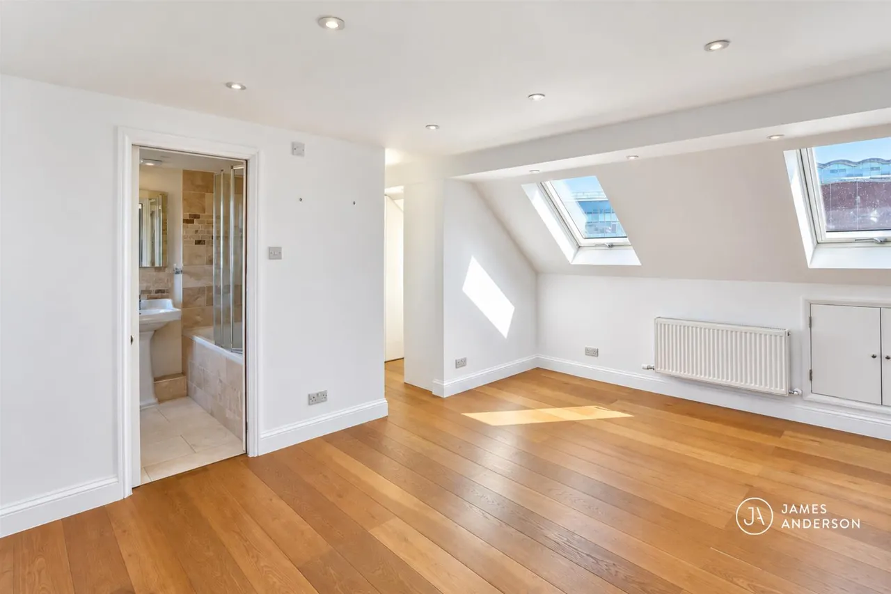 Pullman Gardens, London, SW15, photo 8
