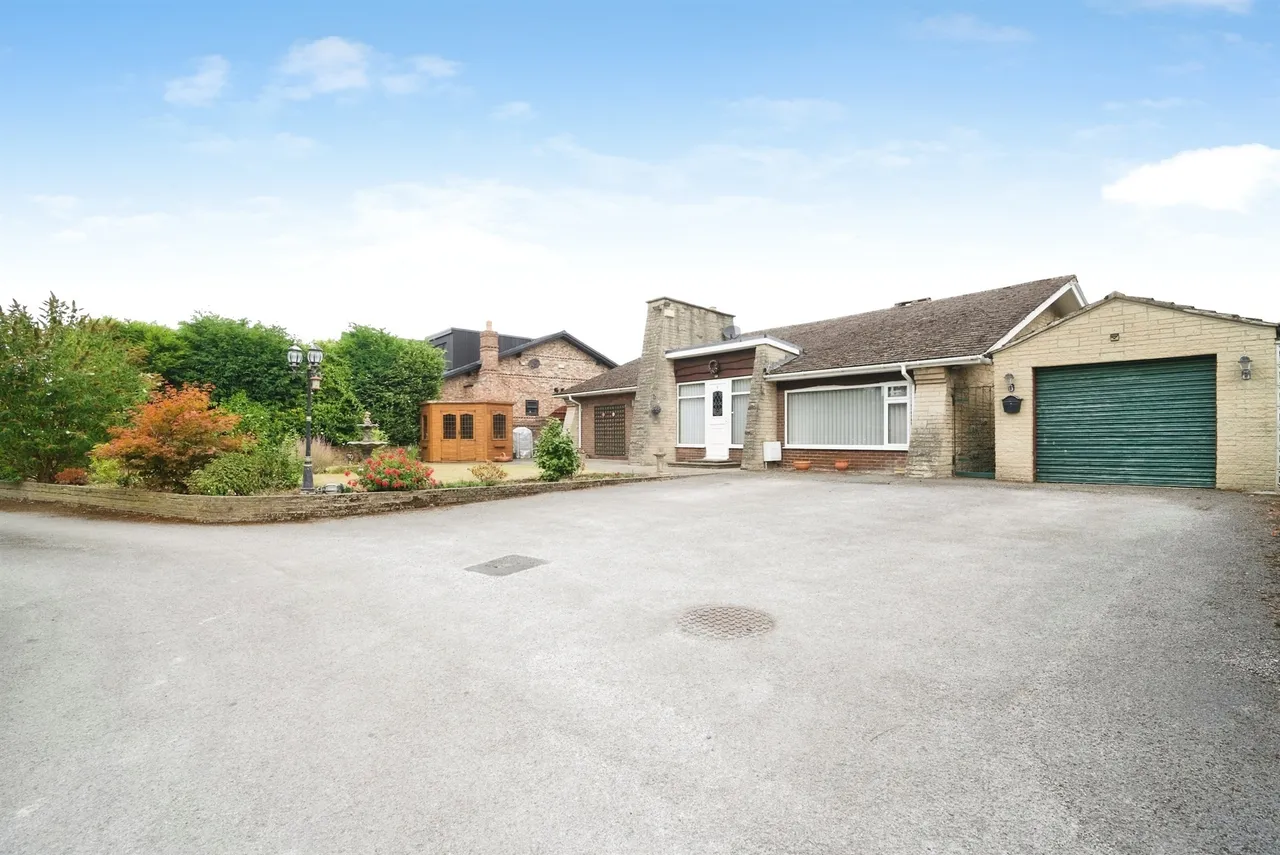 4 bed house for sale — Top Fold, Ardsley, Barnsley