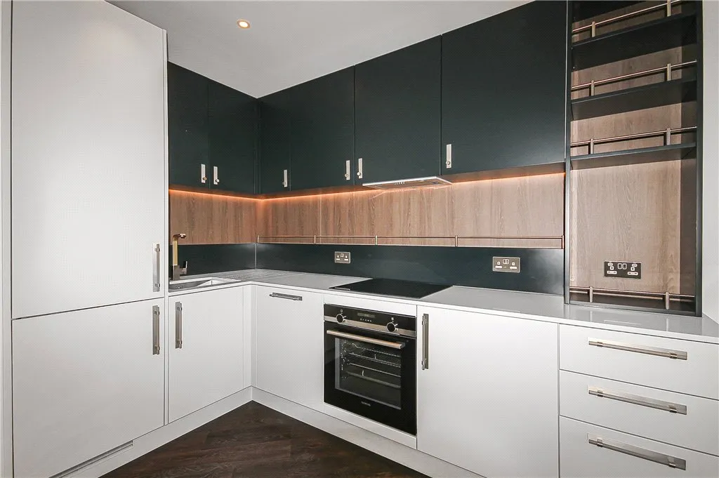 Eden Grove, Staines-upon-Thames, TW18, photo 4