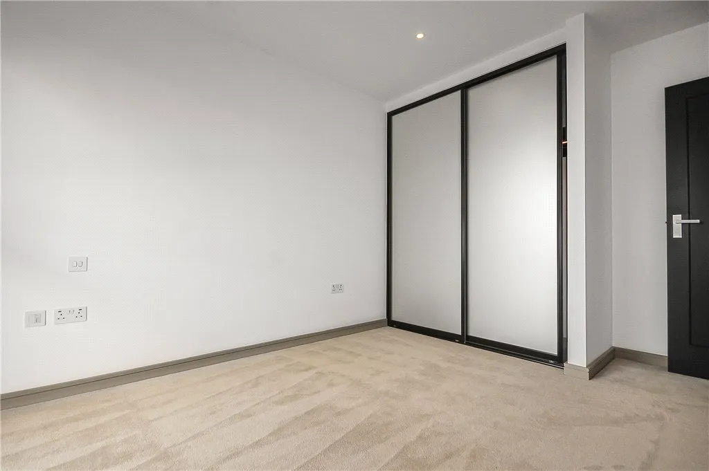 Eden Grove, Staines-upon-Thames, TW18, photo 6
