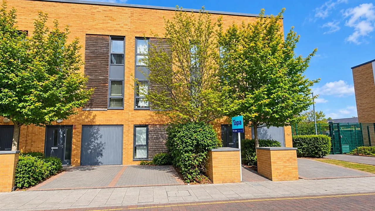 5 bed house for sale, Academy Way, Dagenham, RM8