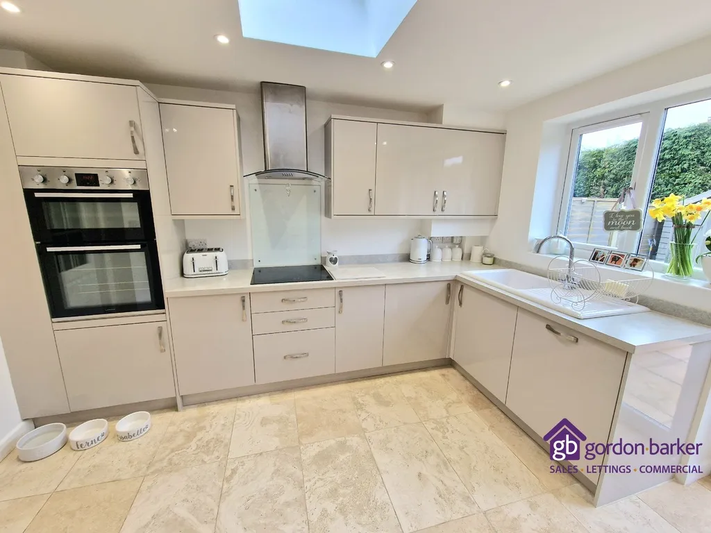Pear Tree Close, Alderholt, Fordingbridge, SP6 3ER, photo 4