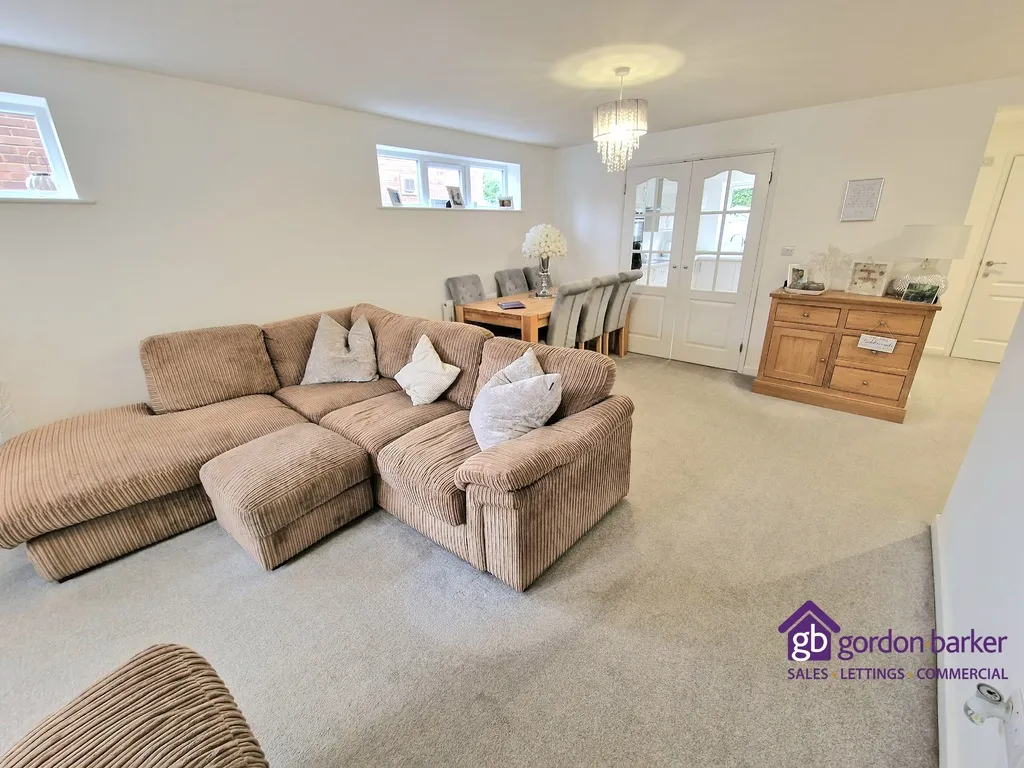 Pear Tree Close, Alderholt, Fordingbridge, SP6 3ER, photo 10