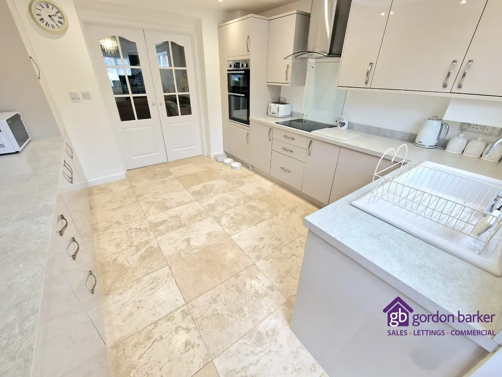 Pear Tree Close, Alderholt, Fordingbridge, SP6 3ER, photo 6