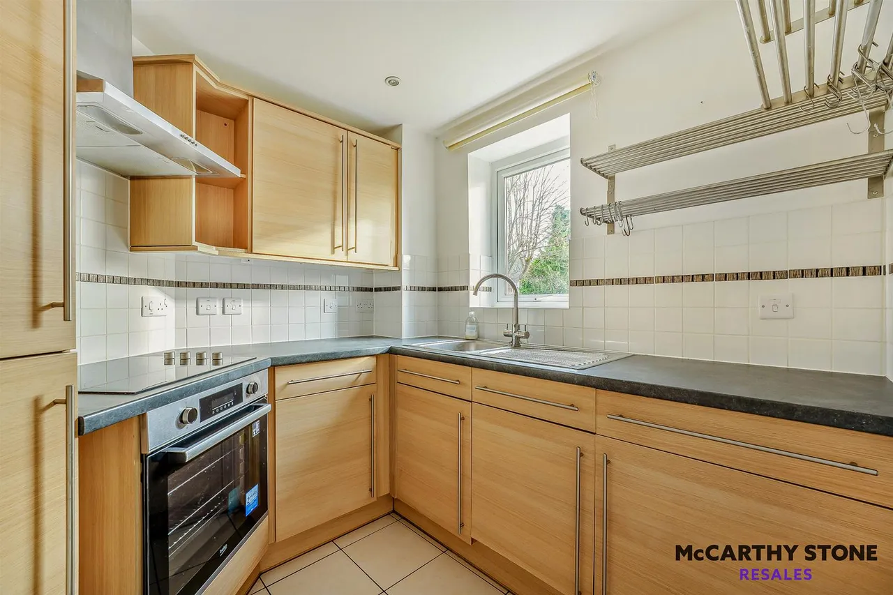 Mutton Hall Hill, Heathfield, TN21, photo 4