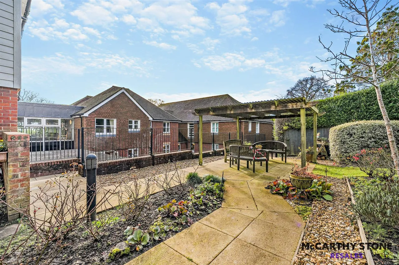 Mutton Hall Hill, Heathfield, TN21, photo 19