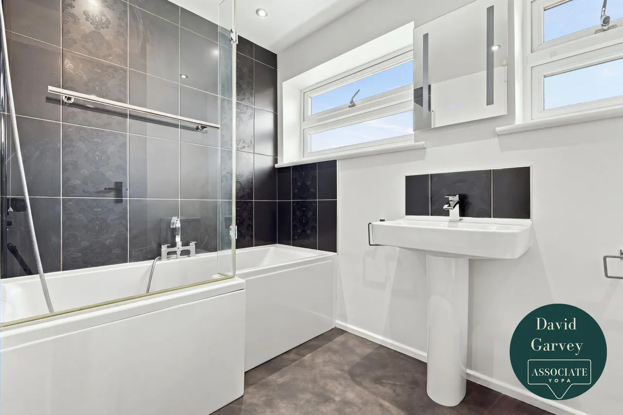 Grays Walk, Brentwood, CM13, photo 12