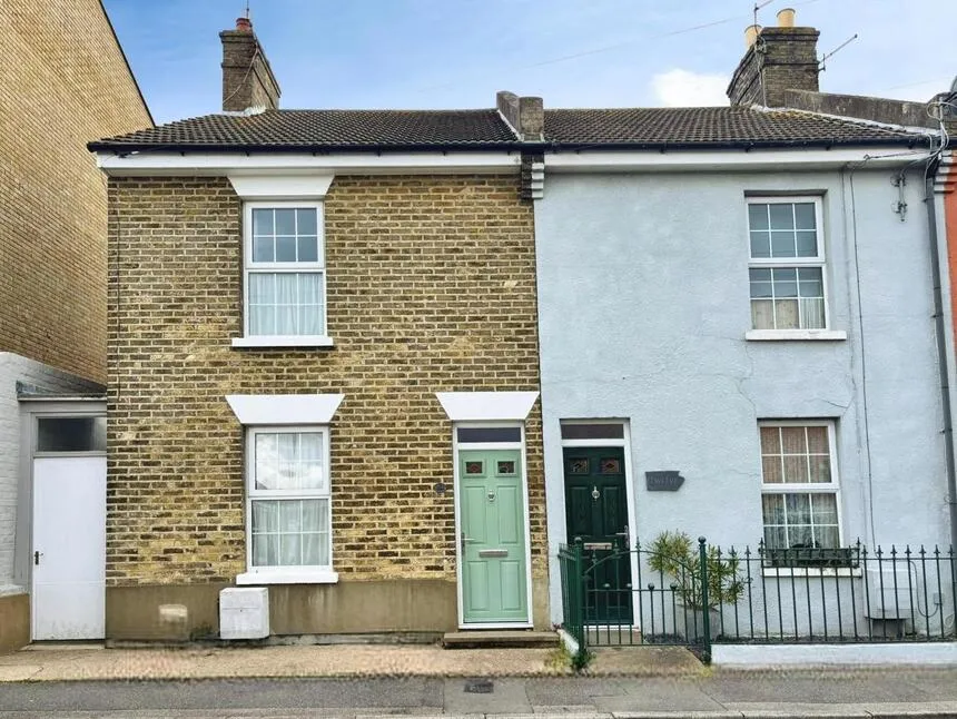 2 bed house for sale — Golf Road, Deal, Kent, CT14