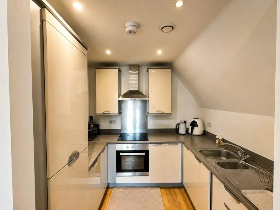Featherstone Road, Southall, UB2, photo 6