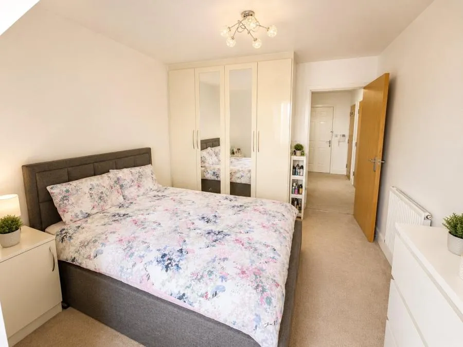 Featherstone Road, Southall, UB2, photo 5