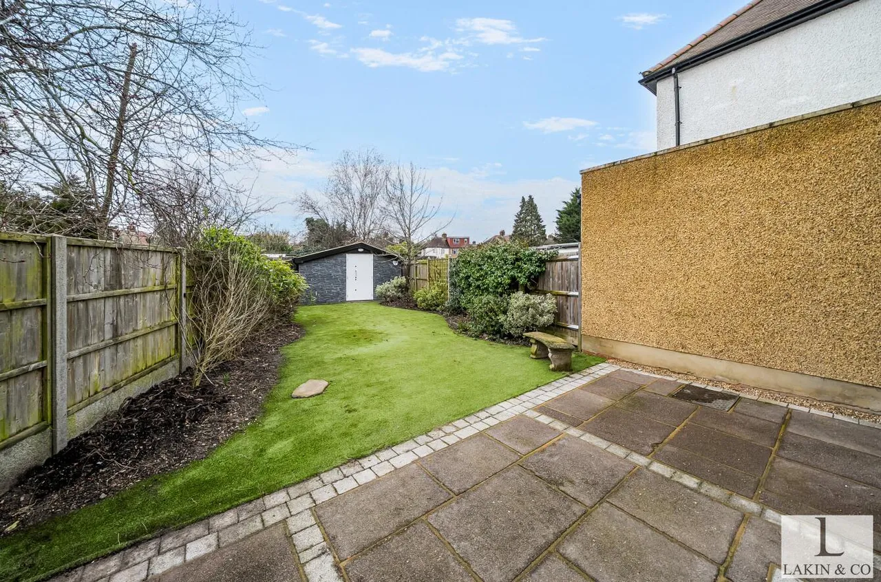 Glebe Avenue, Ickenham, UB10 8PG, photo 11