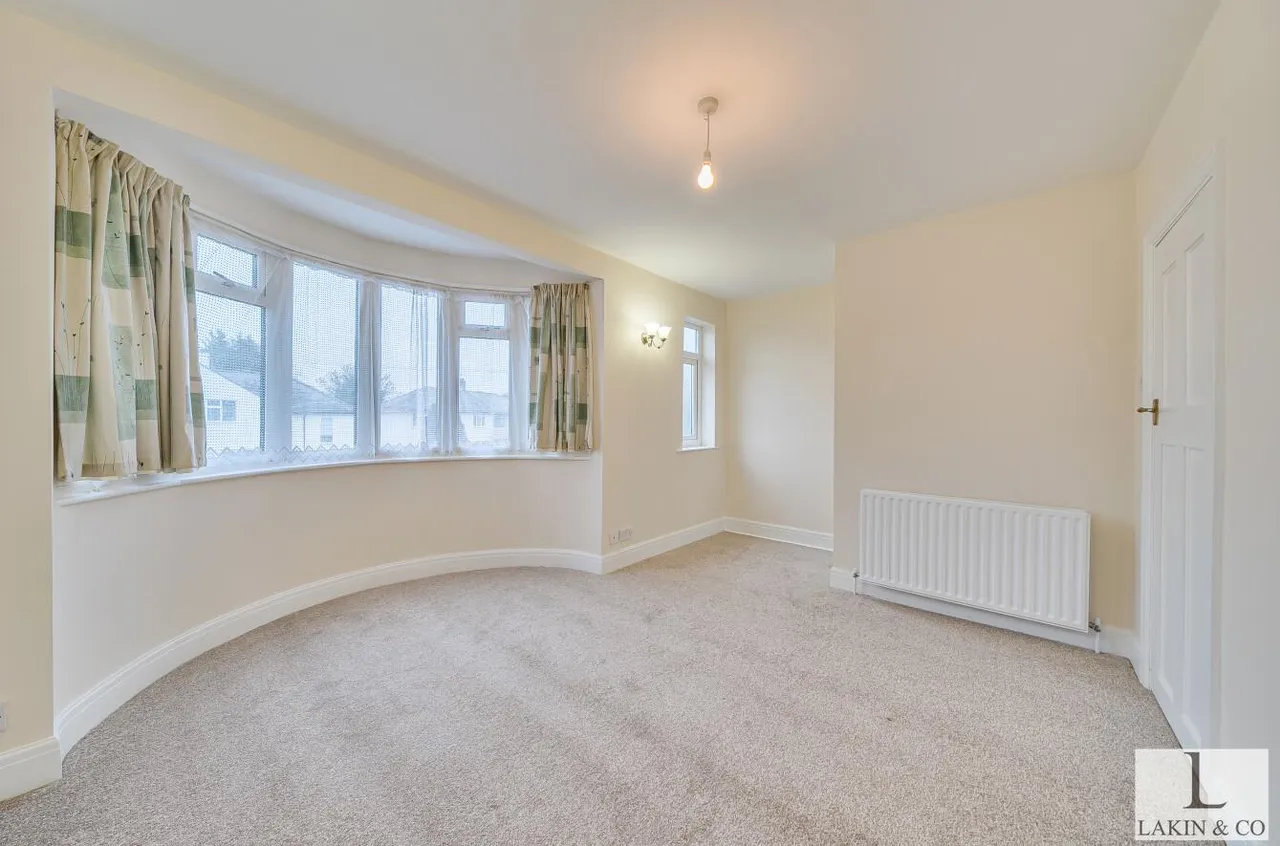Glebe Avenue, Ickenham, UB10 8PG, photo 5