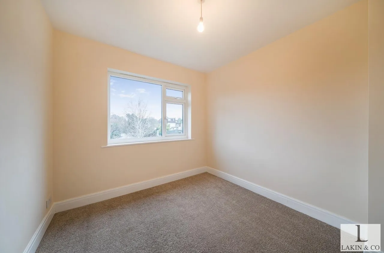 Glebe Avenue, Ickenham, UB10 8PG, photo 6