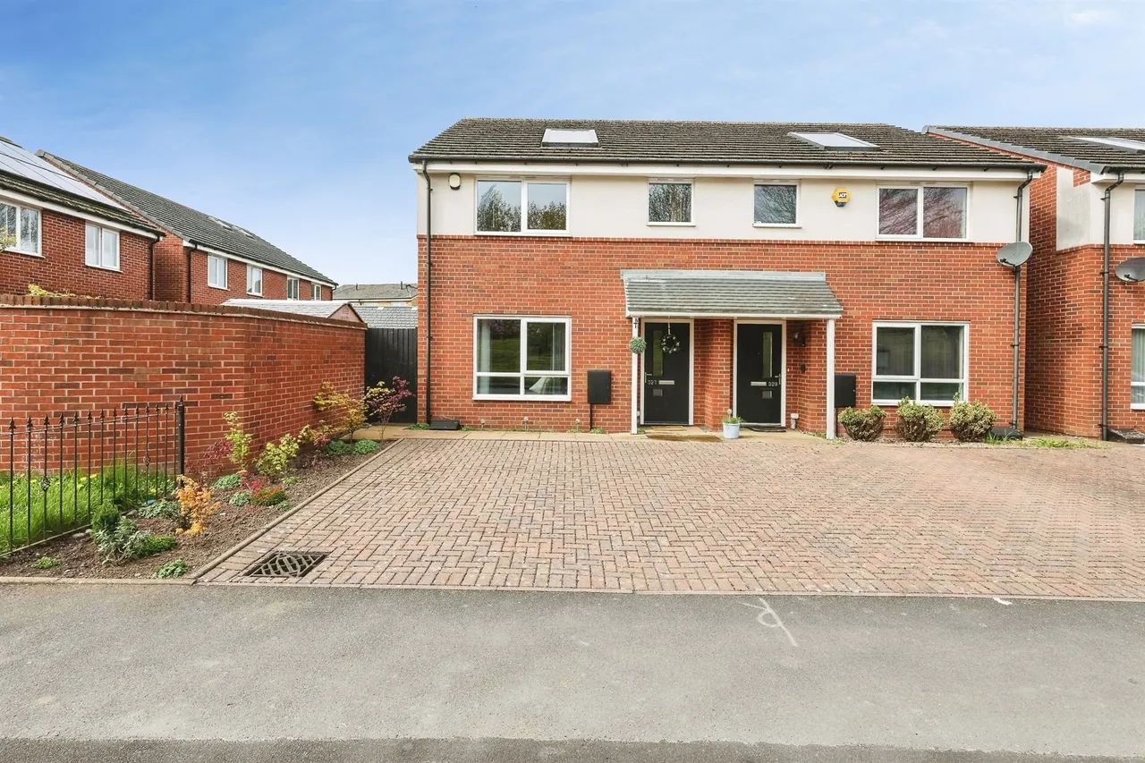 3 bed house for sale, Auckland Drive, Birmingham, B36