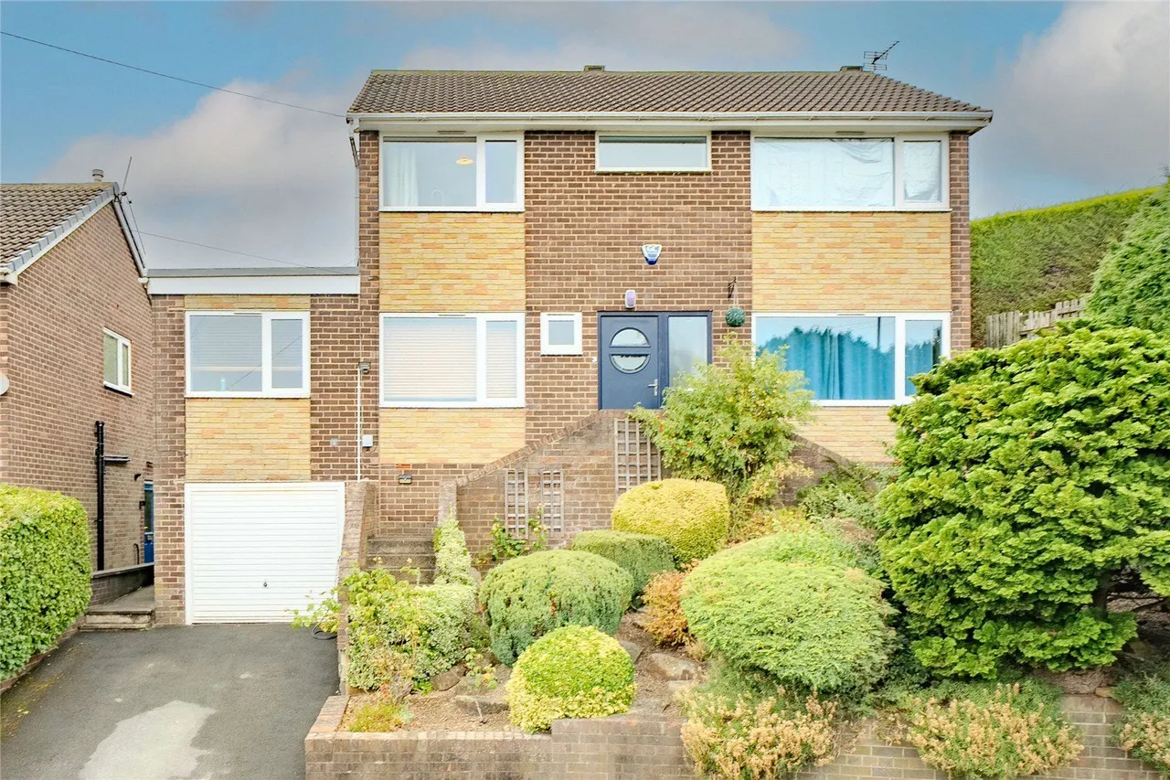 Woodhill Court, Leeds, LS16, photo 14