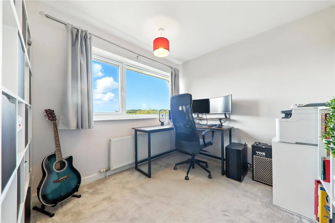 Woodhill Court, Leeds, LS16, photo 12