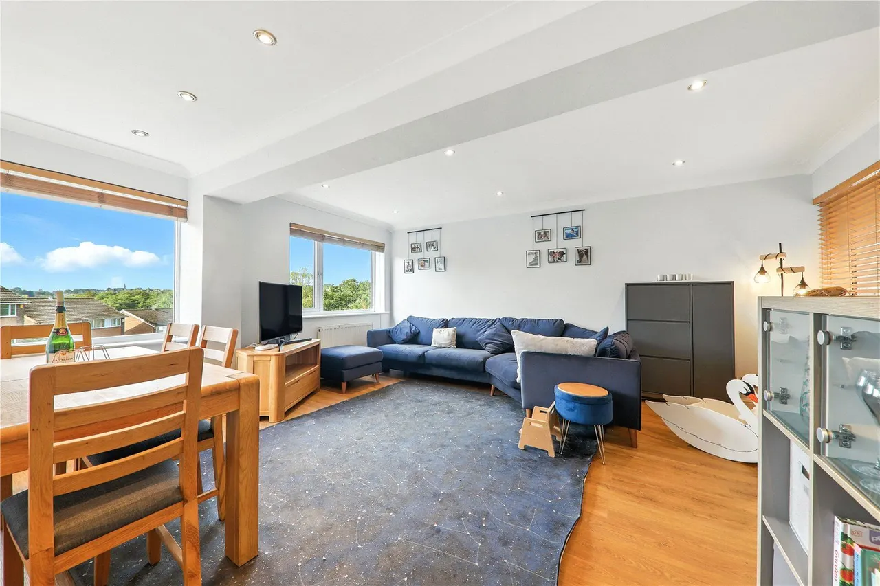 Woodhill Court, Leeds, LS16, photo 10