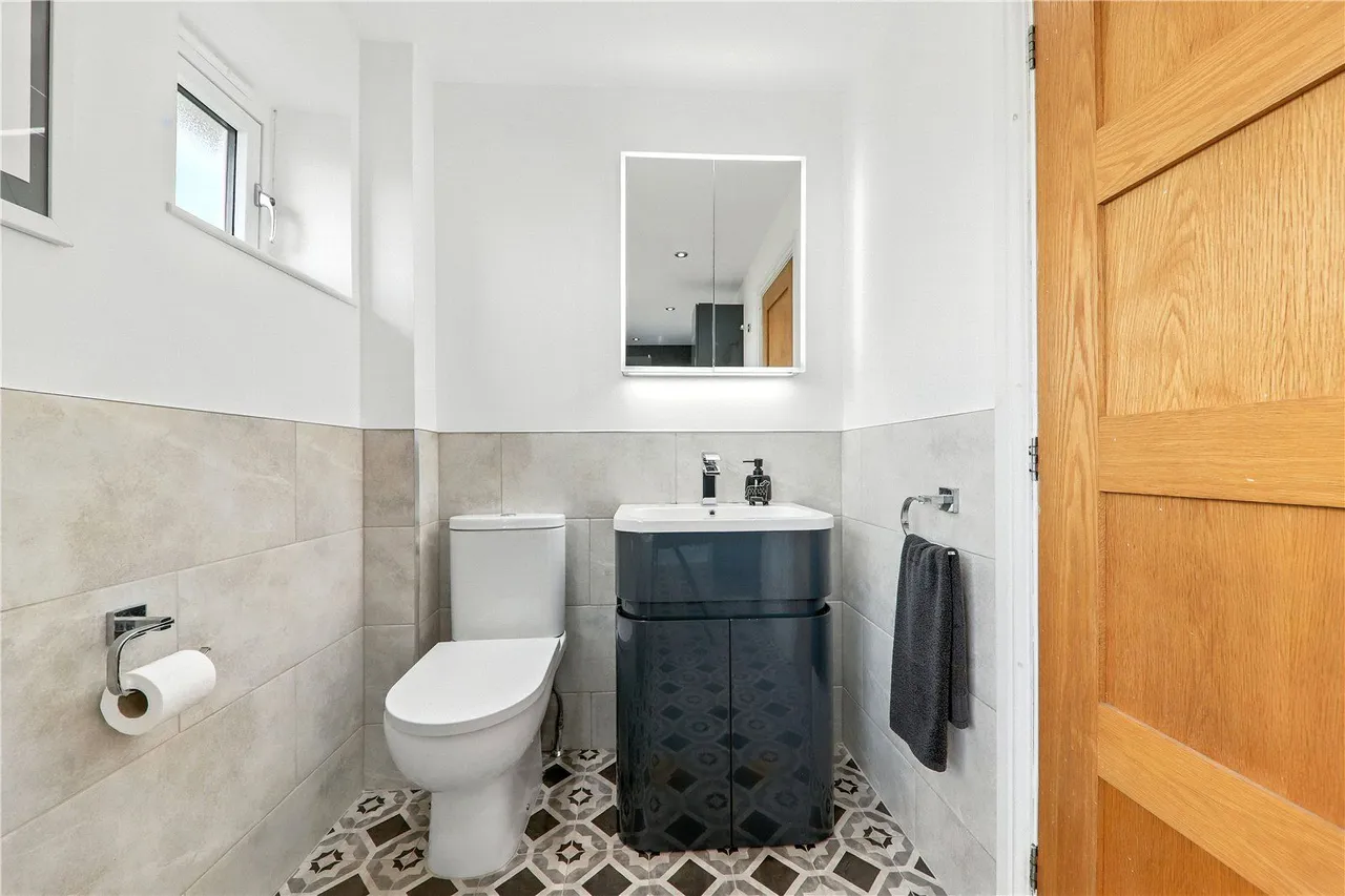 Woodhill Court, Leeds, LS16, photo 9