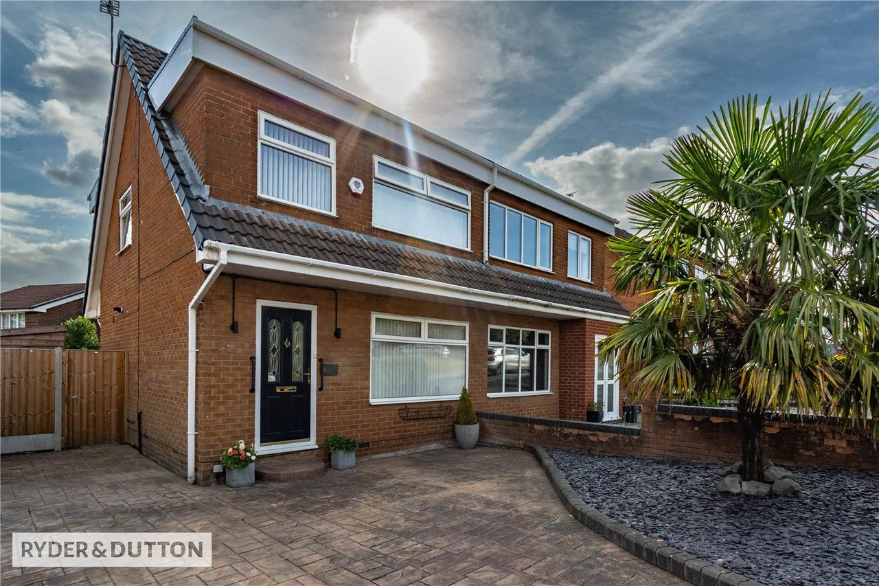 3 bed house for sale, Newhouse Road, Heywood, OL10