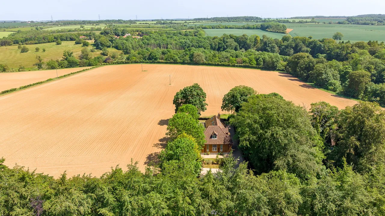 5 bed house for sale, The Chase, Stoke Rochford near Grantham