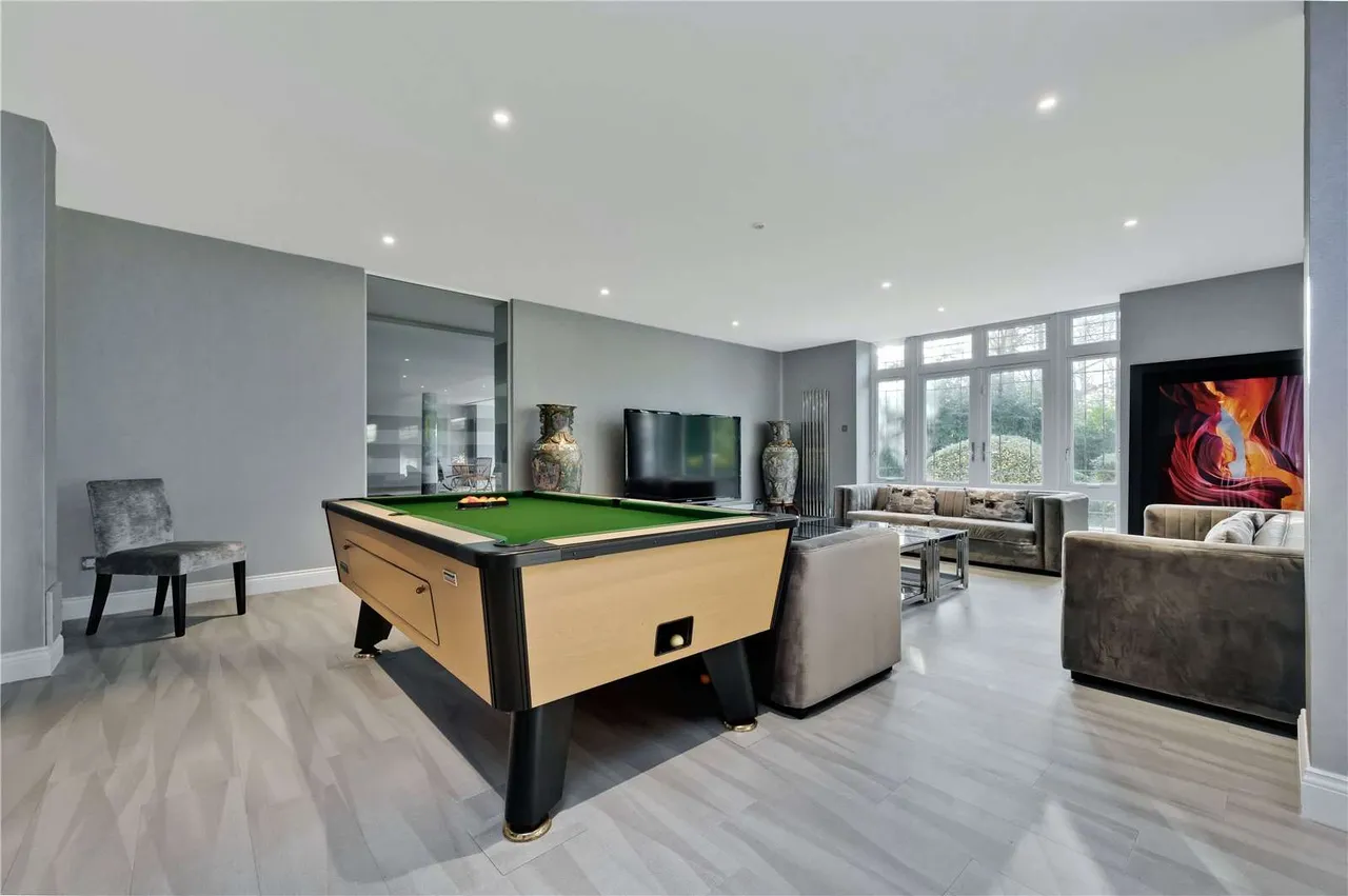 St George's Hill, Weybridge, Surrey, KT13 0NX, photo 11