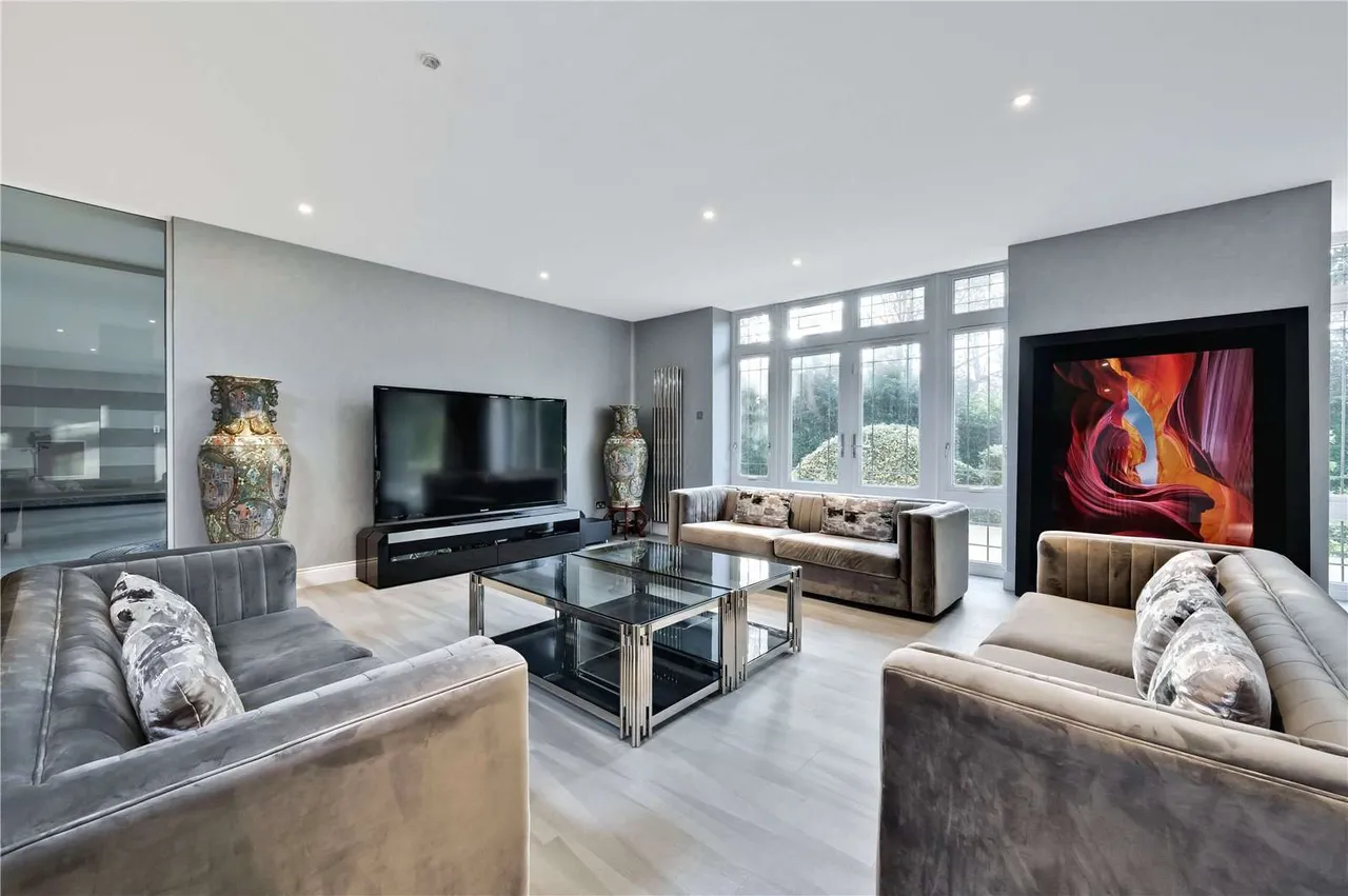 St George's Hill, Weybridge, Surrey, KT13 0NX, photo 6