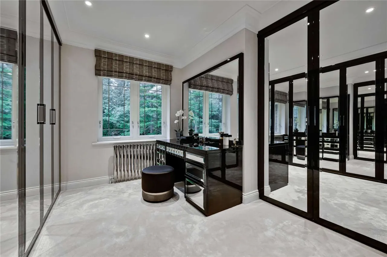 St George's Hill, Weybridge, Surrey, KT13 0NX, photo 9