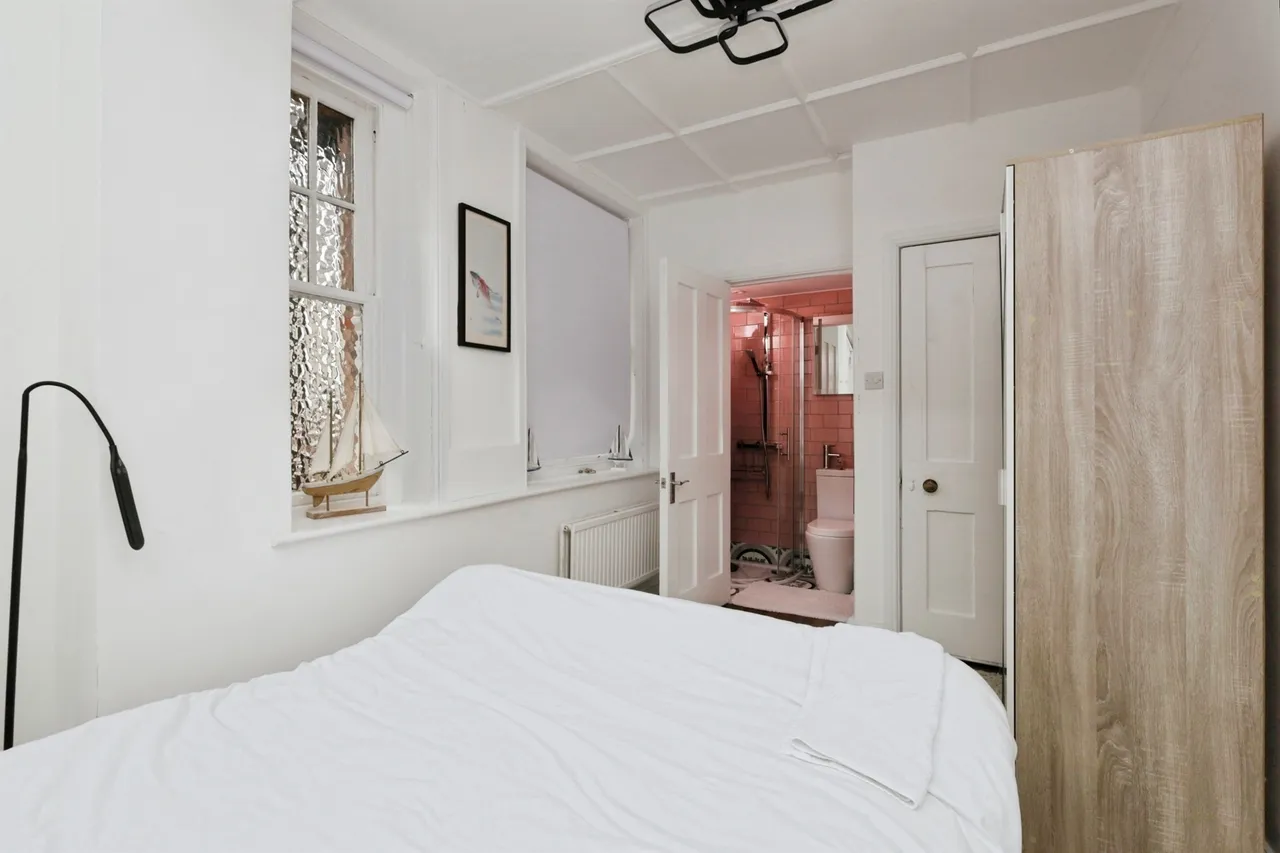 South Cliff Avenue, Eastbourne, BN20, photo 9