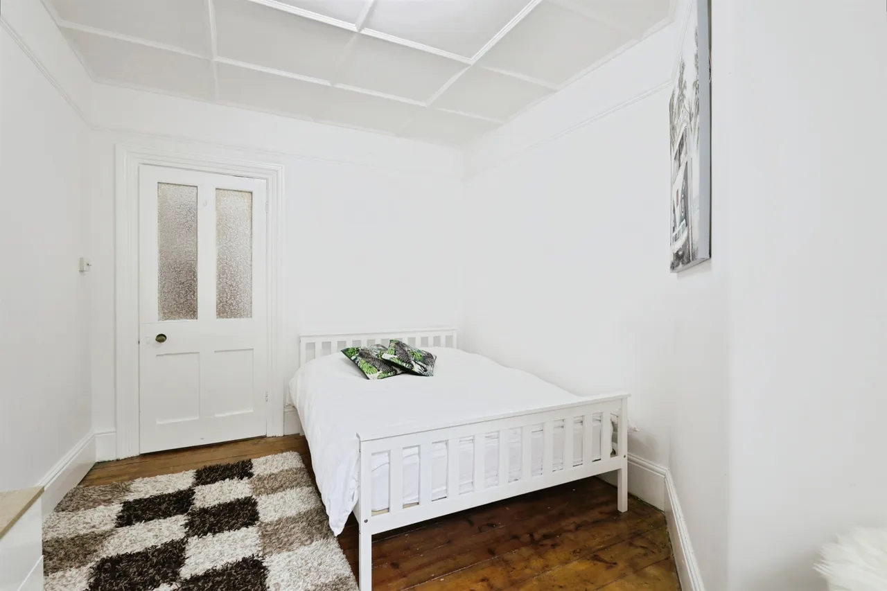 South Cliff Avenue, Eastbourne, BN20, photo 13