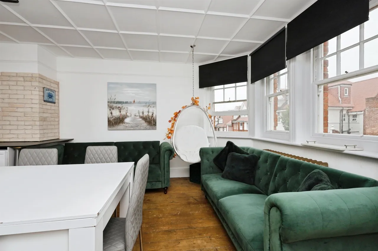 South Cliff Avenue, Eastbourne, BN20, photo 4