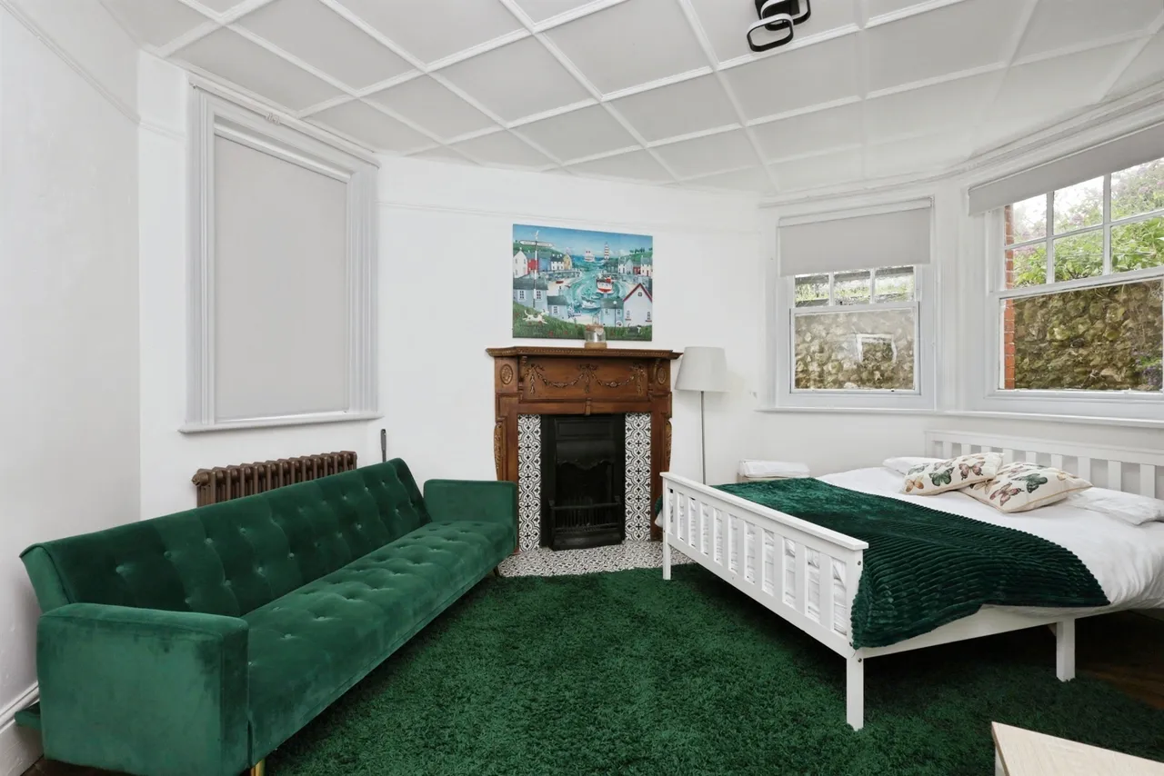 South Cliff Avenue, Eastbourne, BN20, photo 6