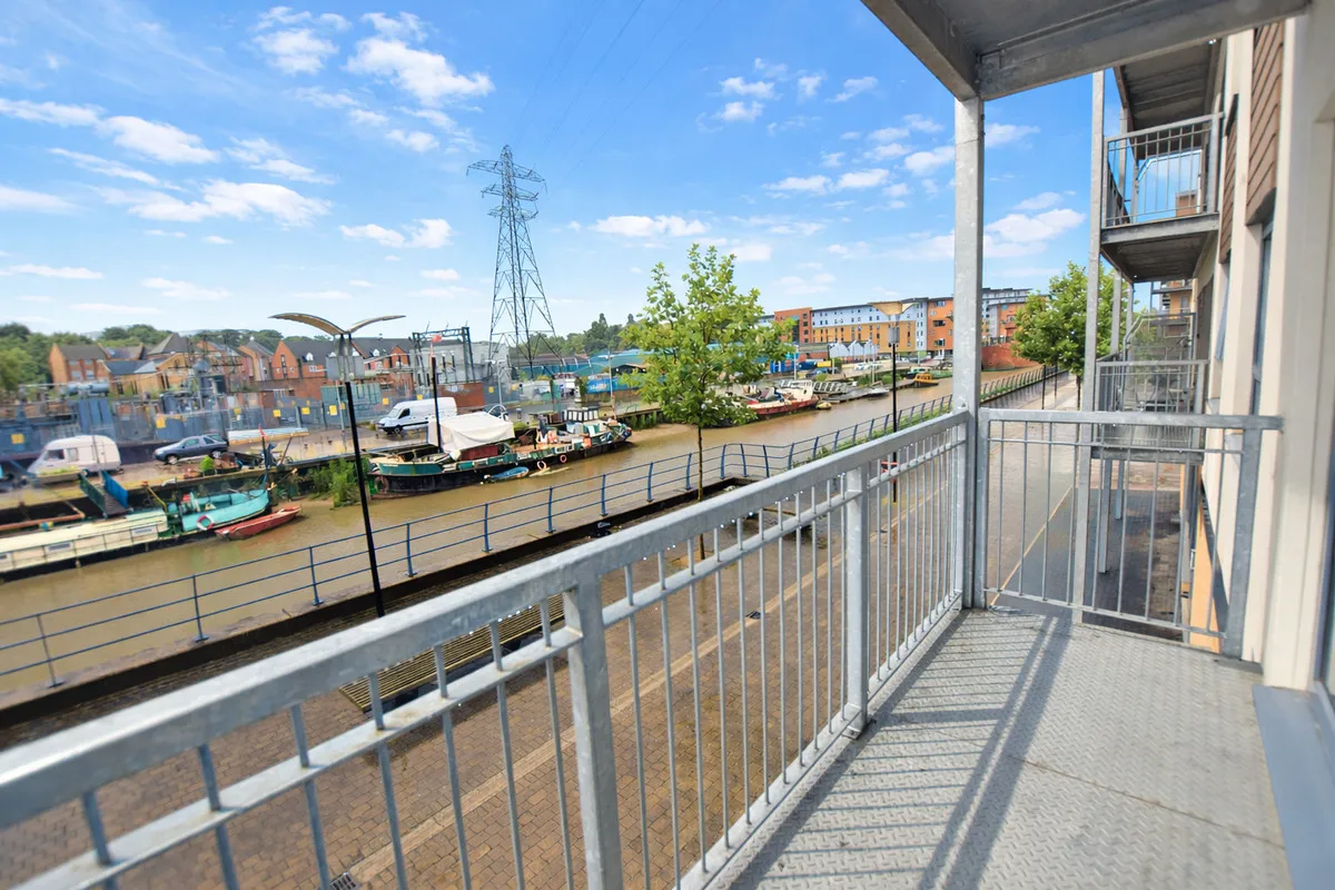 Ballantyne Drive, Essex, Colchester, CO2 8XZ, photo 2