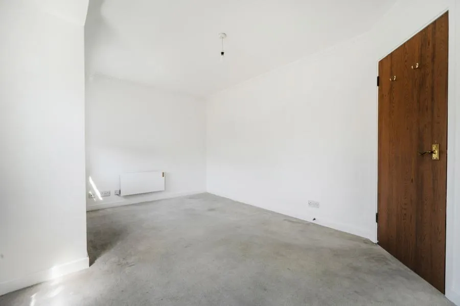 Sidmouth Court, Reading, RG1, photo 4